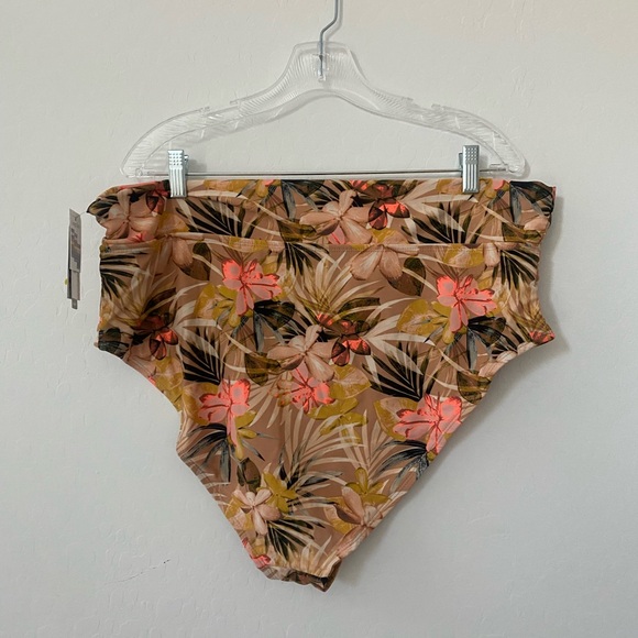 Time and Tru Women's Plus Size Printed Fold-Over High-Waisted Swimsuit Bottoms - Picture 5 of 6